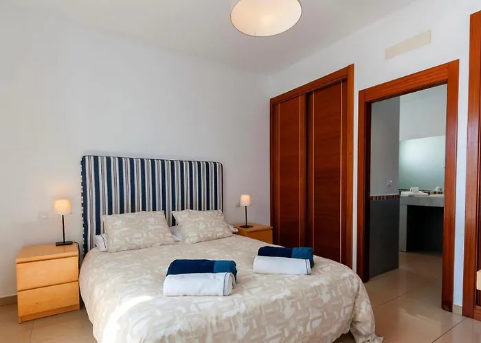 Jacks Place Playablanca Pool فيلة